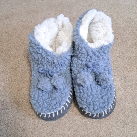 New! K. Bell Cozy Sherpa Booties Women's Slippers Blue Size M/L 7 - 8.5 - Picture 3 of 13